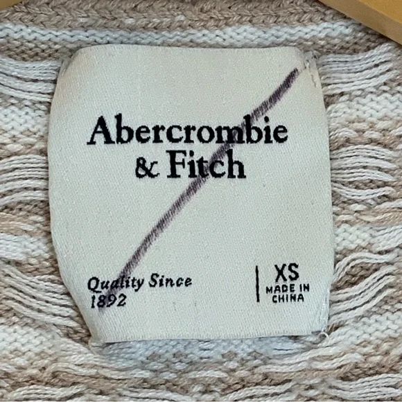 Abercrombie & Fitch Sweater Vest - Picture 4 of 6